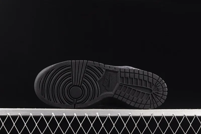 All categories Nk SB Dunk Series Nk SB Dunk Low Low-top skate shoes Pure original version Dover Street Market x Nk Dunk Low "Triple Black" Black Valentine's Day SB Dunk Series low-top skate shoes DH2686-002